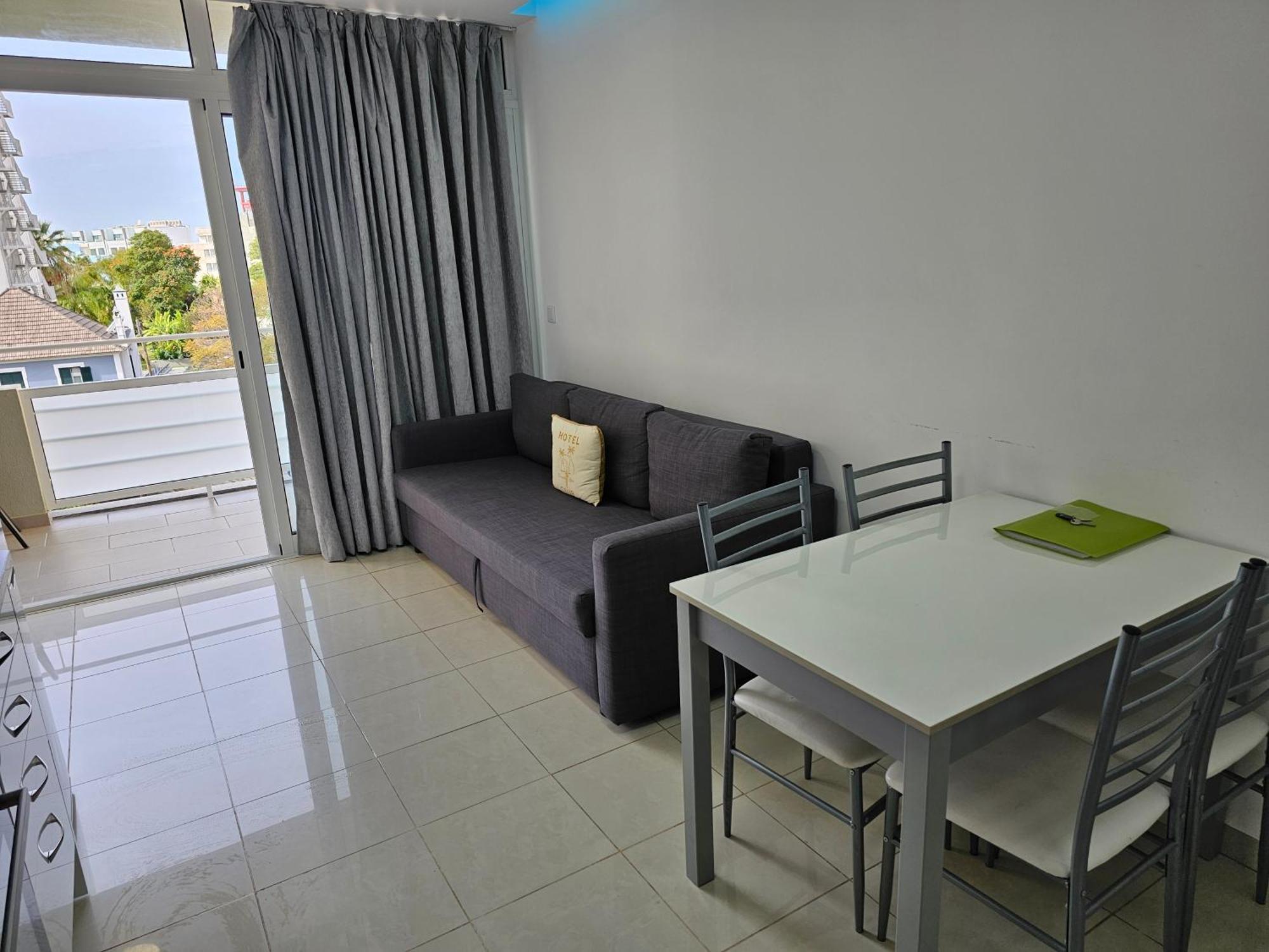 Apartamentos Navio Azul Funchal  Chambre photo